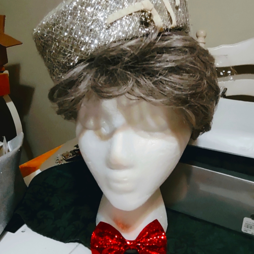 Lot of 3: Silver Sparkly Vintage Hat, Green Sequins Hair Clip, Photo Frames Set - Picture 5 of 15